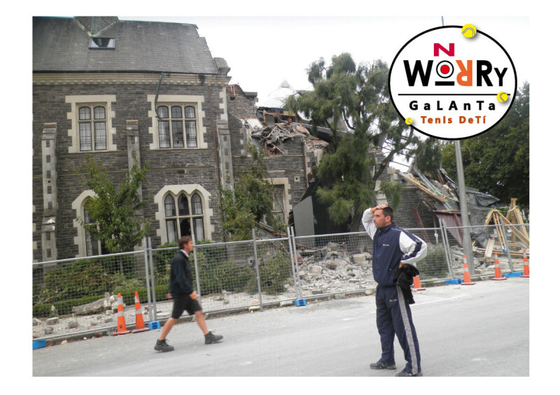 budovy cestou do centra polmiliónového Christchurch chvíľku po zemetrasení.. 2011